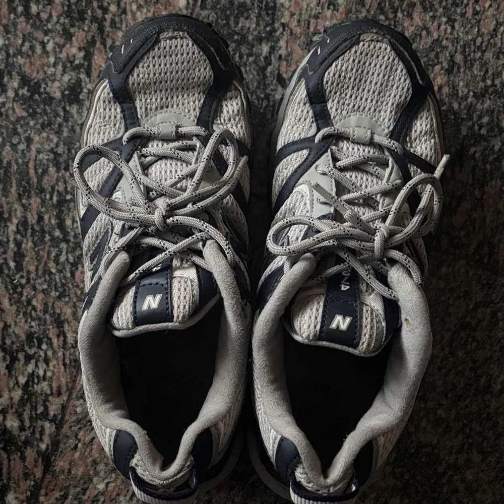 New Balance 473 Men's Athletic Shoes in Gray and Navy Blue
